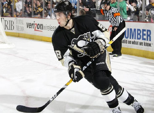 Kris Letang plays the puck against the Florida Panthers on 3/10