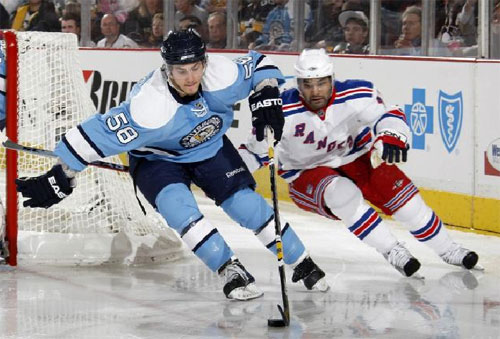 Kris Letang Handles the Puck against the Rangers