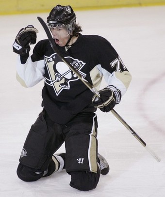 Evgeni Malkin Celebrates with the Malkin Dance