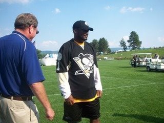 Mike Tomlin Rocking a Pens Jersey